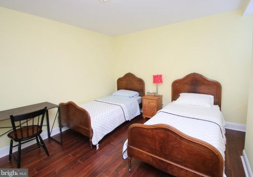 5121 Hazel Ave, Philadelphia PA 19143-1512 exterior