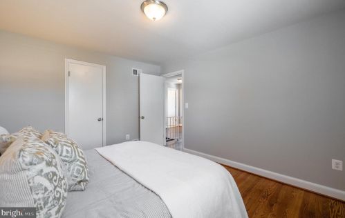 303 Raymond Ave, Alexandria VA 22301-1038 exterior