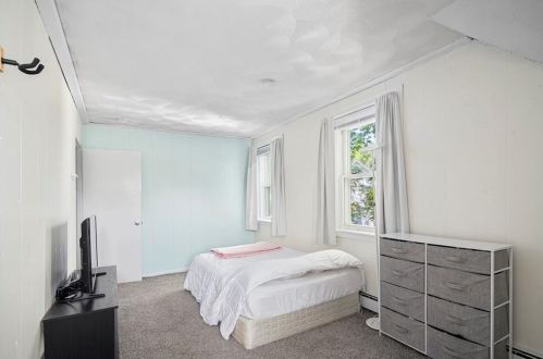 203 Sunnyside Ave, Woonsocket RI 02895-5103 exterior