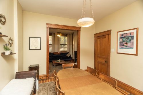 2014 Roscoe St, Chicago IL 60641-4015 exterior