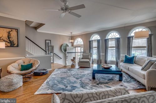 5608 Governors Pond Cir, Alexandria VA  22310-2346 exterior