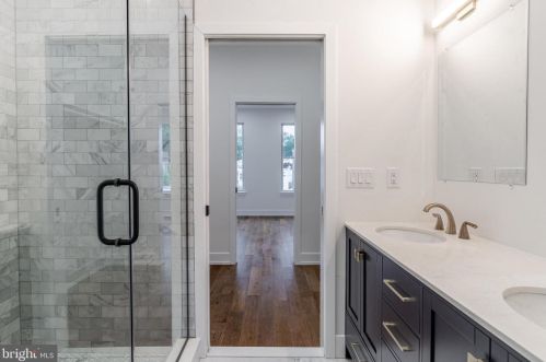 3428 Henry Ave, Philadelphia PA  19129-1117 exterior