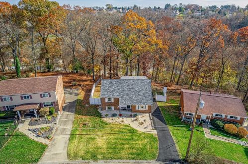 128 Paree Dr, Pittsburgh PA  15239-2424 exterior