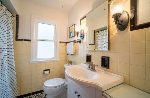 2846 75th St, Milwaukee WI 53219-2807 exterior