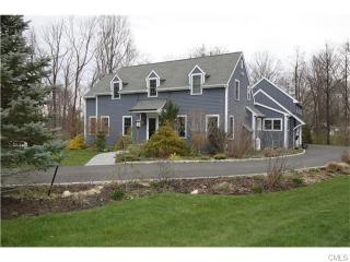 37 Griffith Ln, Ridgefield CT  06877-4401 exterior