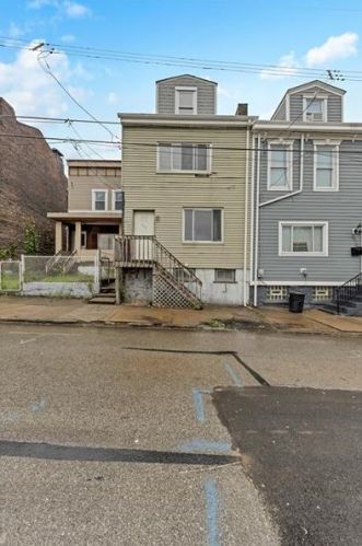 3420 Ligonier St, Pittsburgh PA 15201-1329 exterior