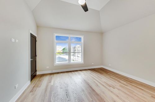 6346 Kenwood Ave, Chicago IL 60619-1427 exterior