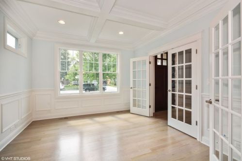 680 Berkley Ave, Elmhurst, IL 60126-4244