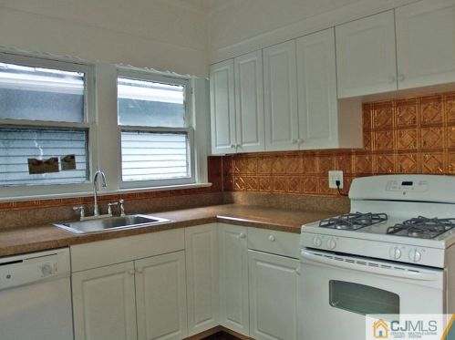 224 4th Ave, New Brunswick NJ  08904-2724 exterior