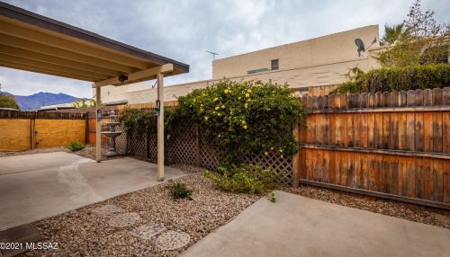 4975 Bellevue St, Tucson AZ 85712-4913 exterior