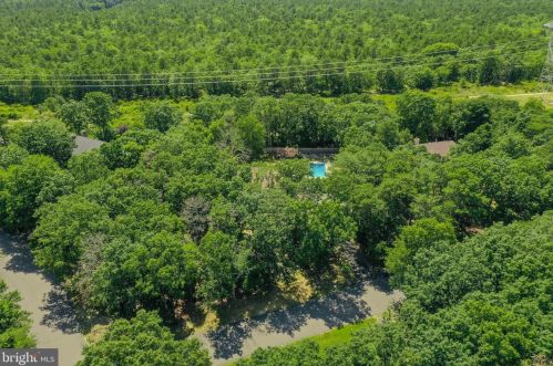 1 Madison Ct, Southampton NJ  08088-9046 exterior