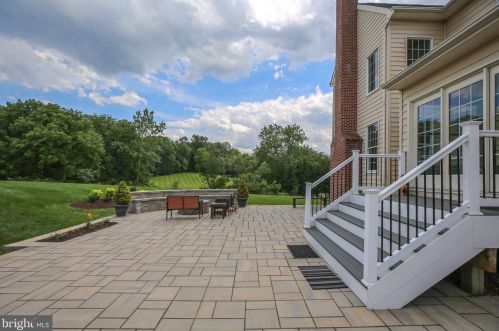 17674 Tobermory Pl, Leesburg VA  20175-7052 exterior