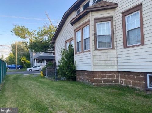 15 Pne St, Camden NJ 08103-3353 exterior