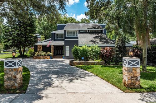 10402 Oakbrook Dr, Tampa, FL 33618-5353