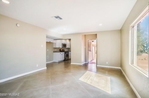 4137 1 St, Tucson AZ 85711-1510 exterior