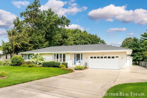 2112 Emens Dr, Meskegon, MI 49444-4445