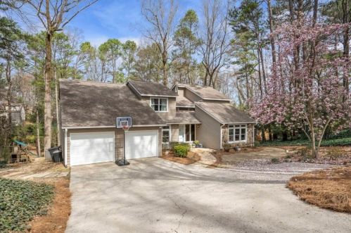 500 Marsh Creek Ct, Atlanta, GA 30328-2111