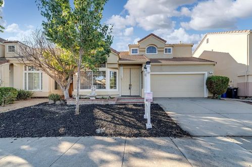 239 Balboa Dr, Milpitas, CA 95035-2401