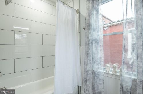 355 Ross St, Lancaster PA 17602-1941 exterior