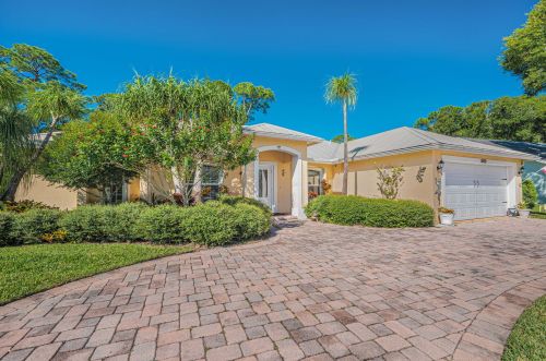 5009 Paleo Pines Cir, Fort Pierce, FL 34951-2395