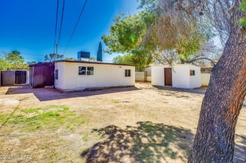 4137 1 St, Tucson AZ 85711-1510 exterior