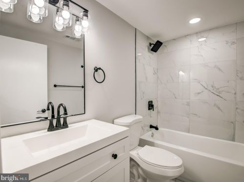 432 Orange St, Washington DC  20032-1622 exterior