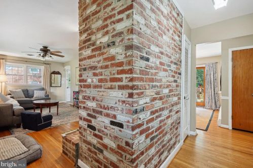 15005 Snowden Dr, Silver Spring MD  20905-5662 exterior