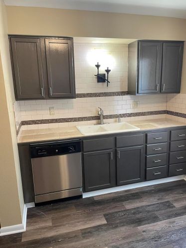 5760 72nd St, Milwaukee, WI 53218-2227