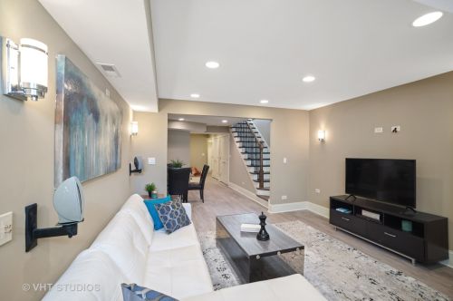 4471 Lk Park Ave, Chicago IL 60653-4510 exterior