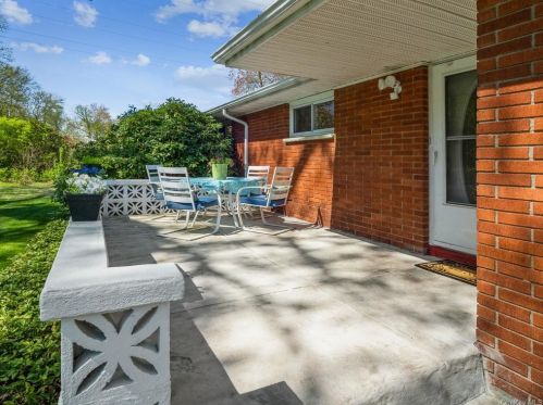 572 Vassar Rd, Poughkeepsie, NY 12603-6023