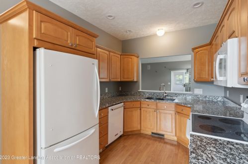 2930 Marfitt Rd, East Lansing MI 48823-6355 exterior