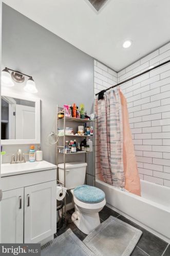 2136 64 St, Philadelphia PA 19151-4507 exterior