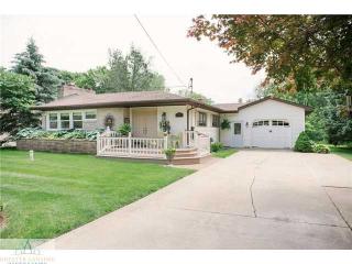 505 Washington St, Dewitt, MI 48820-8927