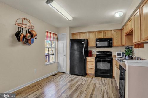 80 Frst Vw Ter, Hanover PA 17331-7449 exterior