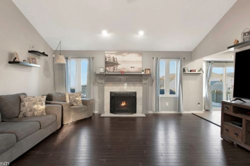 53076 Black Creek Dr, New Baltimore, MI 48047-5957