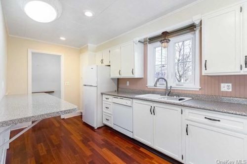 22 Beechwood Ave, Poughkeepsie, NY 12601-5106