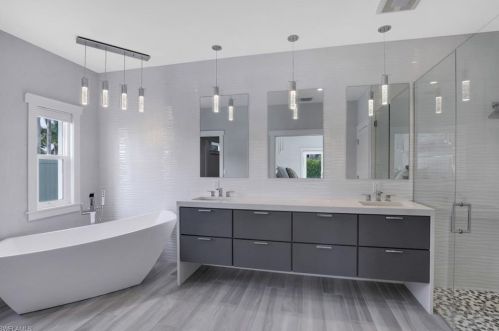 180 Channel Dr, Naples FL 34108-2141 exterior