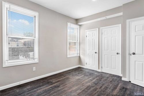 161 St, Union City NJ 07087-5439 exterior