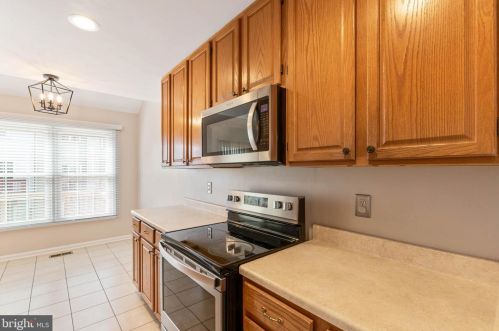 7047 Chesley Search Way, Alexandria VA 22315-4754 exterior