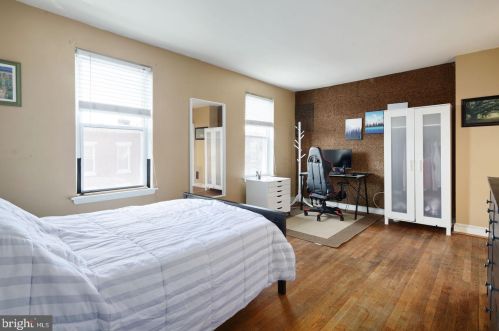 865 26 St, Philadelphia PA 19146-4402 exterior