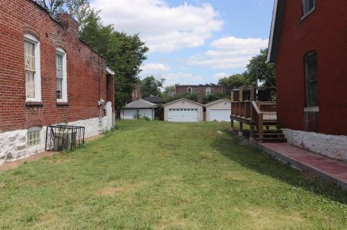 2356 Michigan Ave, Saint Louis MO 63104-1710 exterior