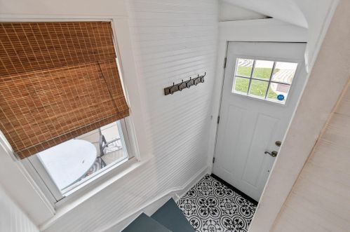 4020 Prospect Ave, Milwaukee WI 53211-2116 exterior