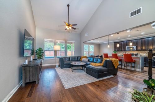 10029 Aly May Dr, Austin TX 78748-1408 exterior