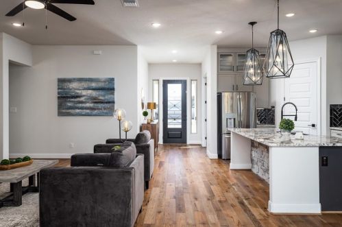 555 Mystic Pkwy, Spring Branch TX 78070-5267 exterior