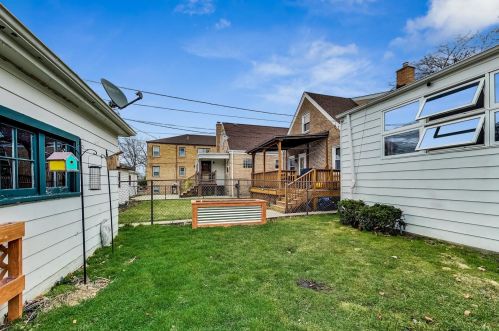 6712 Devon Ave, Chicago IL 60646-3703 exterior