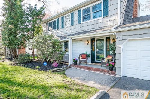 68 Monroe Ave, Edison NJ 08820-3724 exterior