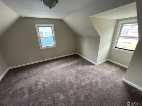 85 Leo St, Edison, NJ 08817-5020