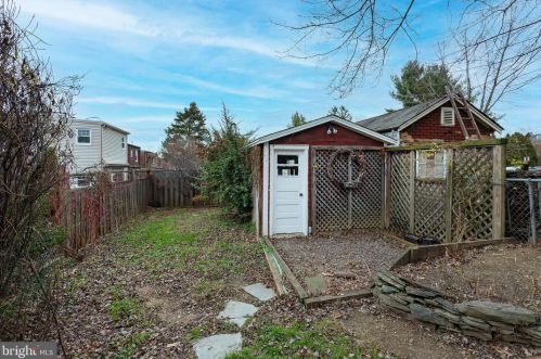 935 Maple Ave, Lancaster PA 17602-2317 exterior