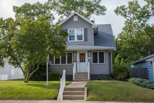 705 Lawrence St, Mishawaka, IN 46545-5914