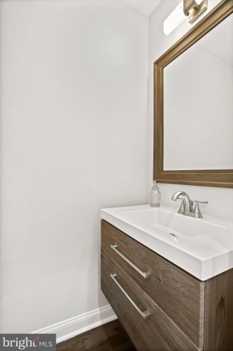 3210 Park Pl, Washington DC  20010-2529 exterior